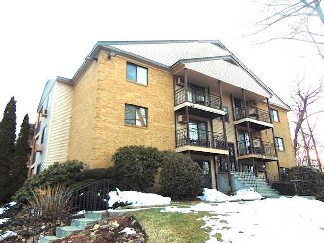 19 Country Club Dr #15 Manchester, NH 03102 | MLS 4946440 Photo 1
