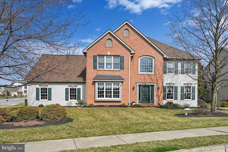 1015 Martin Ave Ephrata, PA 17522