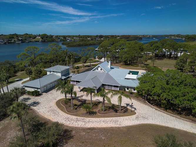 741 Anclote Rd Tarpon Springs, FL 34689