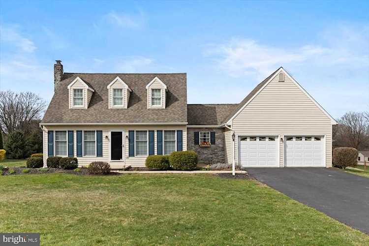 38 Oak View Dr Strasburg, PA 17579 | MLS PALA2032796 Photo 1