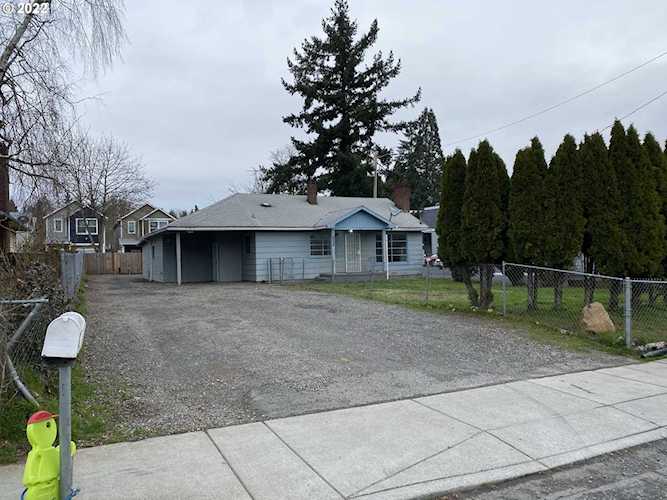 15725 SE Stark ST Portland, OR 97233
