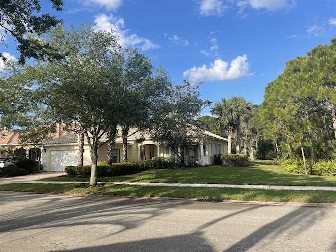8608 SE Nicolete Lane Hobe Sound, FL 33455