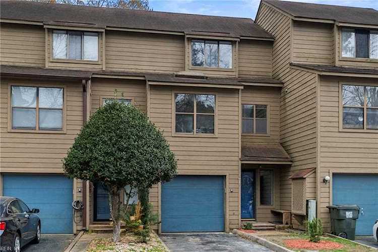 1073 Chinquapin Ln Virginia Beach, VA 23451