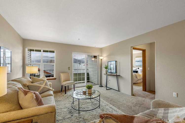 933 Mountain Meadows Circle Ashland, OR 97520