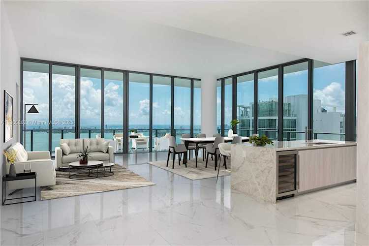 480 NE 31st St #PH5101 Miami, FL 33137