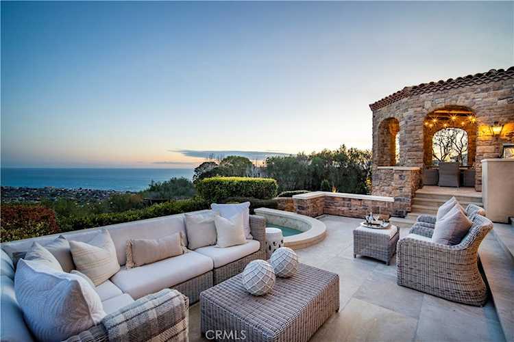 1302 Skyline Dr Laguna Beach, CA 92651