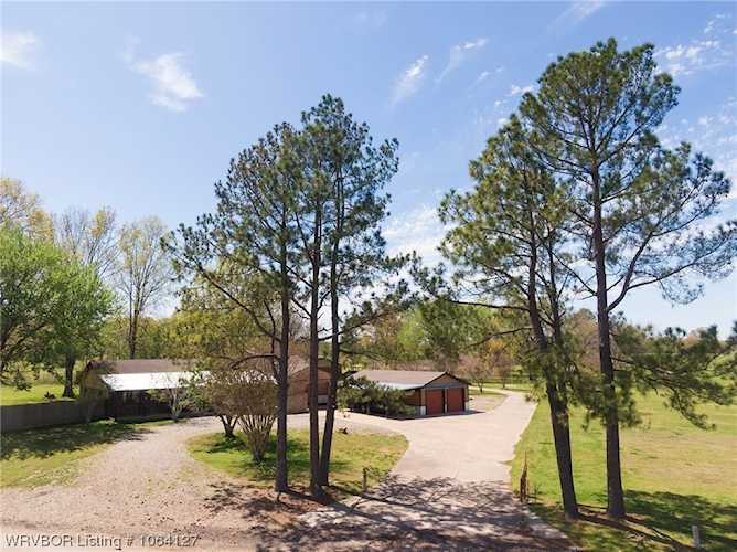 113330 S 4620 Rd Sallisaw, OK 74955