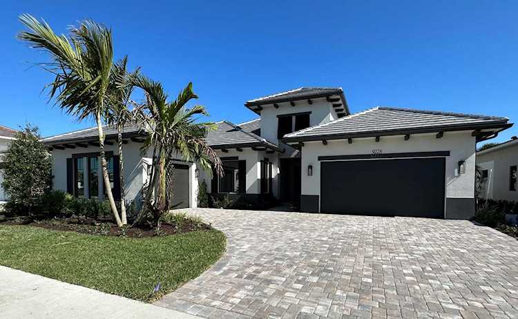 9228 Coral Isles Circle #{Lot 33} Palm Beach Gardens, FL 33412