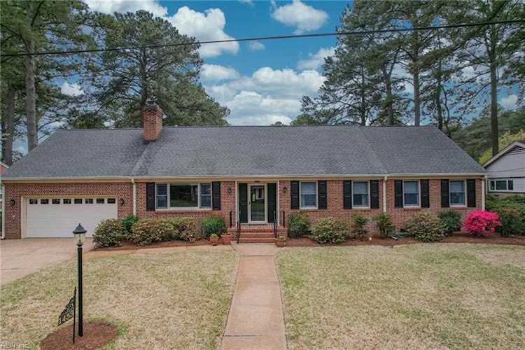 1453 Sweet Briar Ave Norfolk, VA 23509 | MLS 10481182 Photo 1