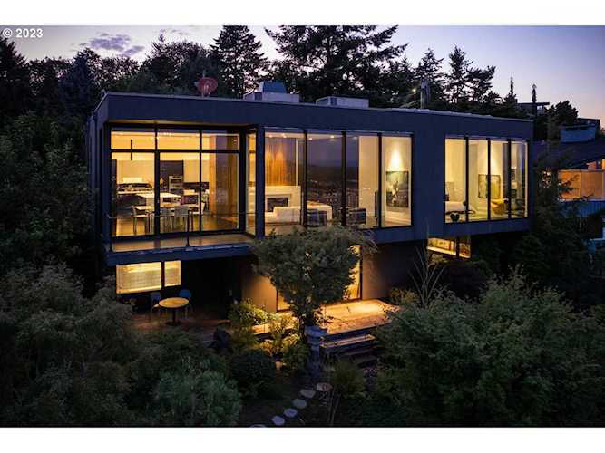821 SW Davenport ST Portland, OR 97201