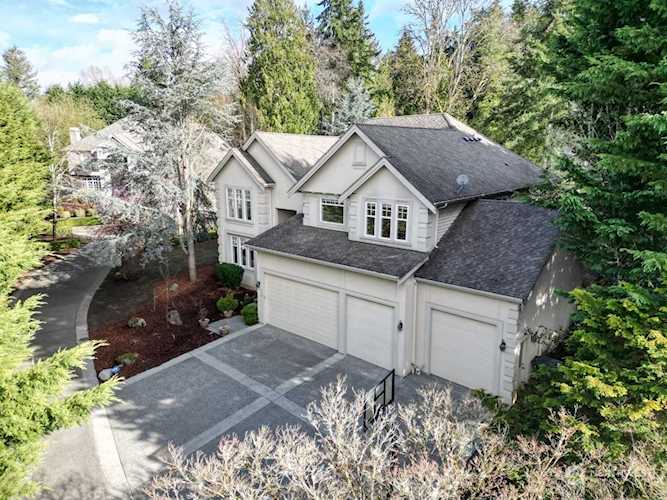718 140th Ave NE Bellevue, WA 98005