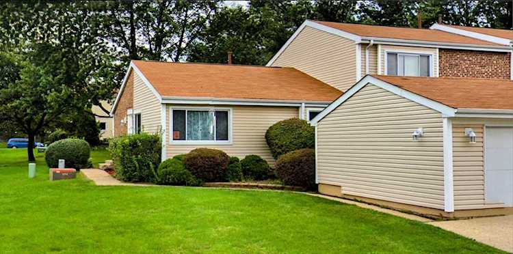 2180 N Roland Dr Glendale Heights, IL 60139