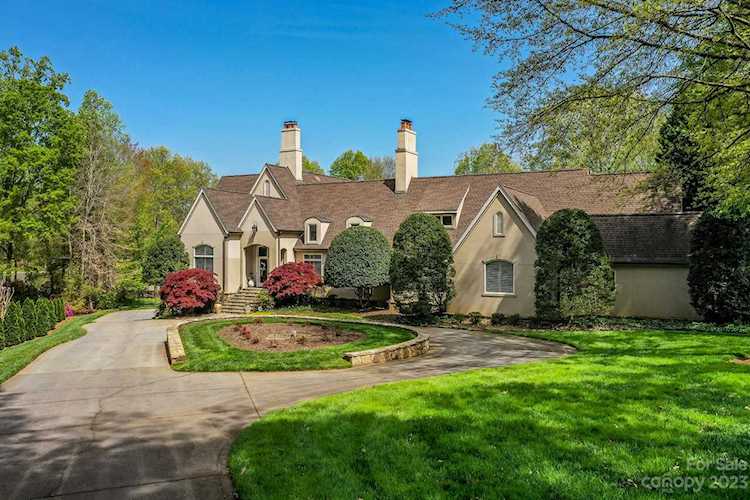 713 Eagle Point Ct Matthews, NC 28104