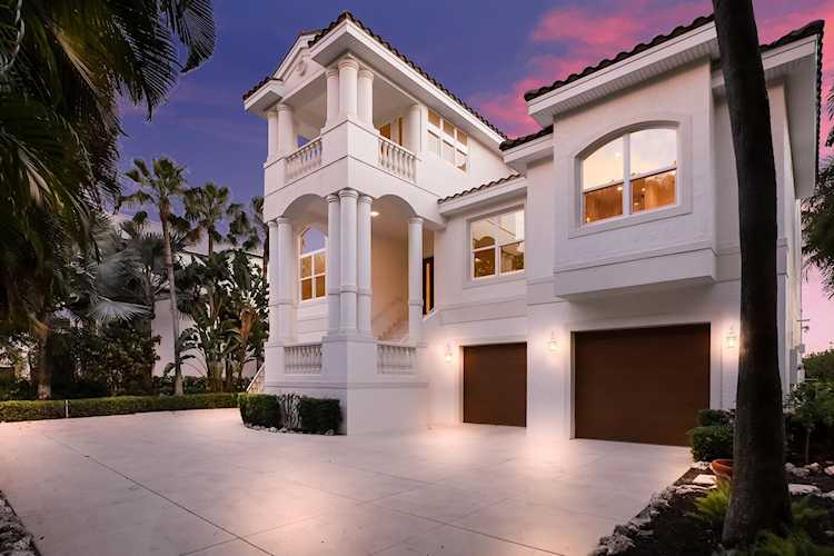 6877 Gulf of Mexico Dr Longboat Key, FL 34228