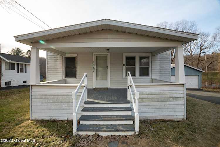 1087 Best Rd East Greenbush, NY 12061