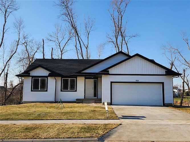 1821 SW Shady Grove Rd Cedar Rapids, IA 52404