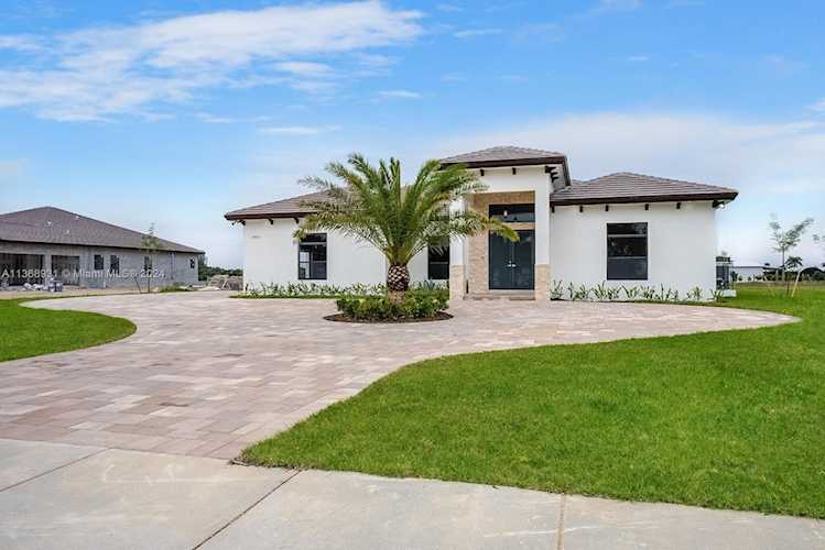 18321 SW 224th St Miami, FL 33170