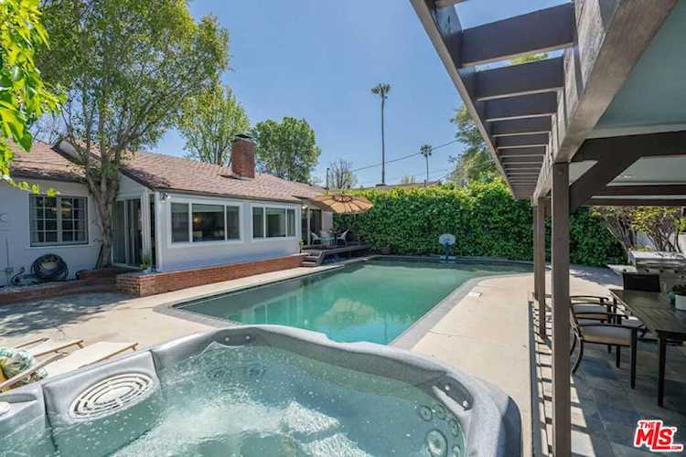 5831 Alcove Ave Valley Village, CA 91607 home for sale, MLS#23249671 - High Rises Condos Photo 1