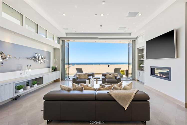 212 The Strand Hermosa Beach, CA 90254