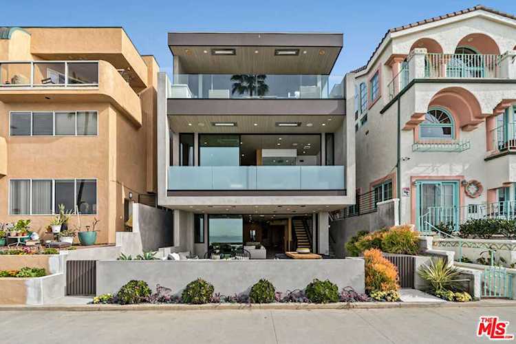 4016 The Strand Manhattan Beach, CA 90266