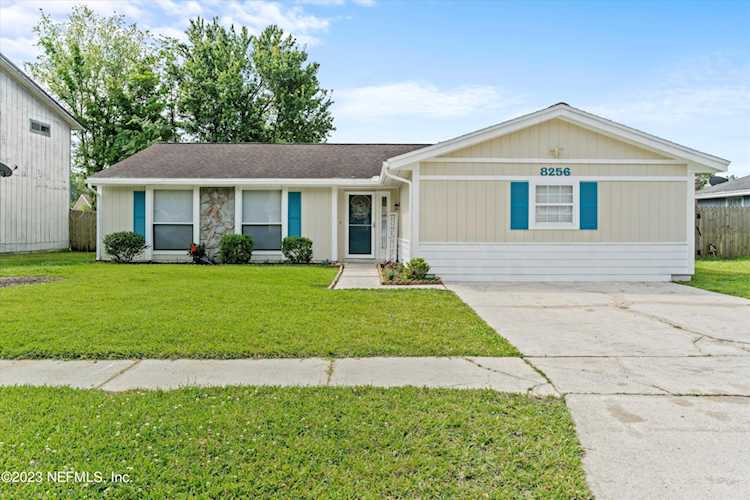 8256 Knotts Landing DR N Jacksonville, FL 32244