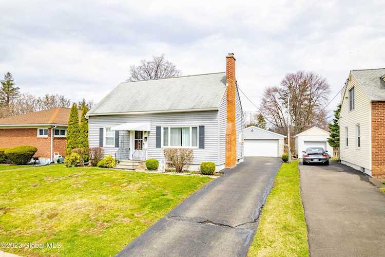 417 Hackett Blvd Albany, NY 12208
