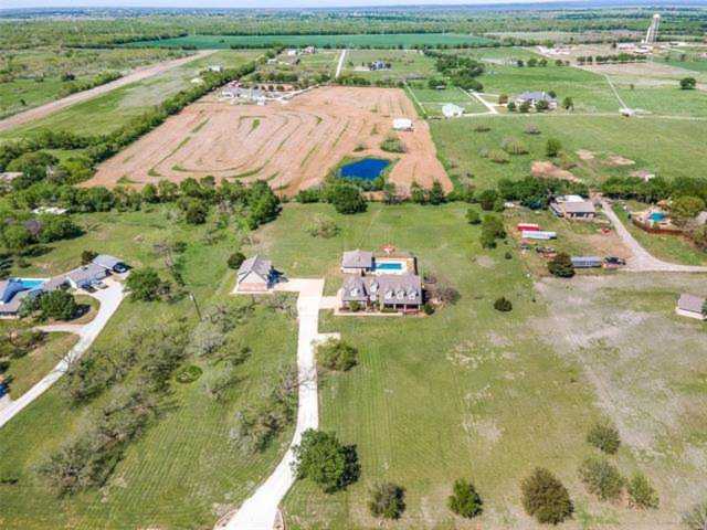 4275 Old Thomas Road Aubrey, TX 76227
