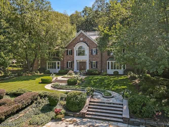 165 Cherry Ln Mendham Boro, NJ 07945