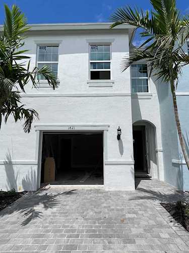 1821 SE Ocean Cove Way Stuart, FL 34996