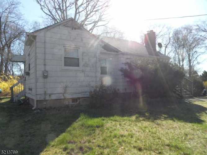 742 Berdan Ave Wayne Twp., NJ 07470