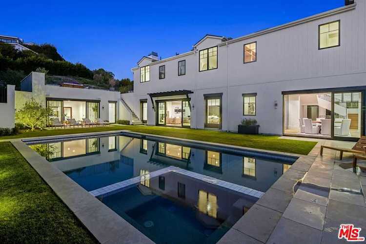 15975 Alcima Ave Pacific Palisades, CA 90272