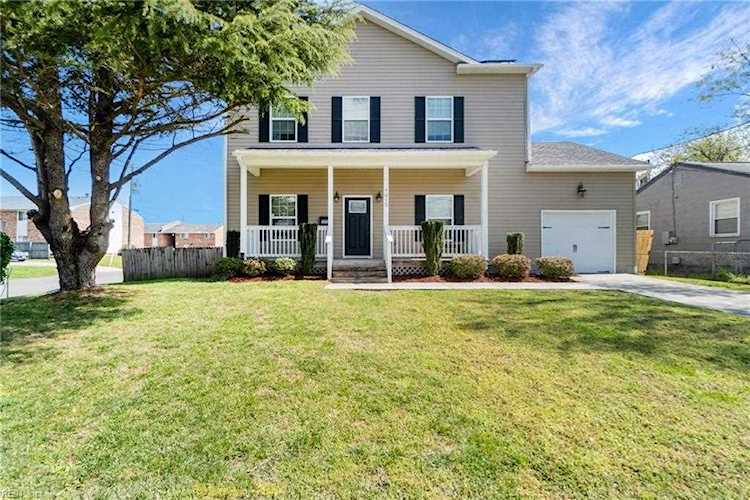 home for sale in Chesapeake Manor Norfolk VA 23513 - MLS 10480289 Photo 1