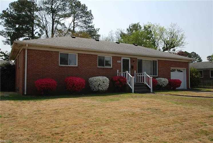4829 Overman Ave Virginia Beach, VA 23455 | MLS 10481303 Photo 1