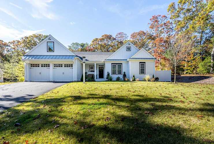9 Tudor Terrace Mashpee, MA 02649 | MLS 22205798 Photo 1