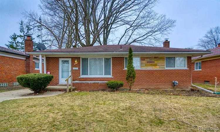 21961 Cloverlawn St Oak Park, MI 48237 | MLS 20230020211 Photo 1
