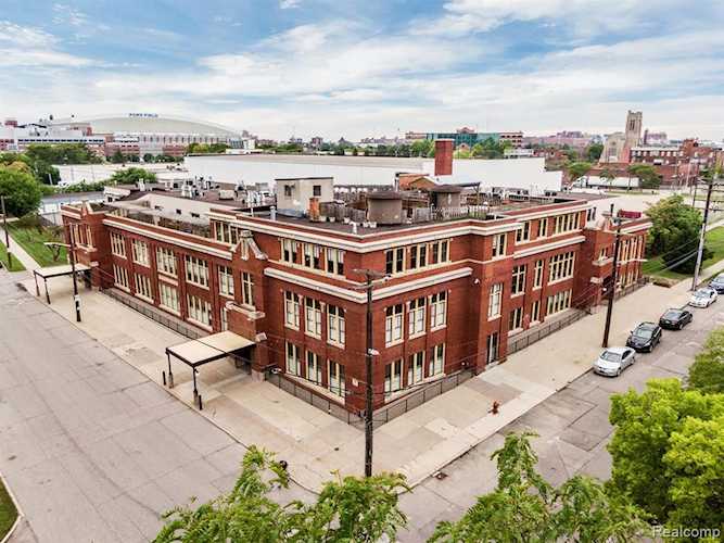 1395 Antietam Ave #52 Detroit, MI 48207 | MLS 20230003109 Photo 1