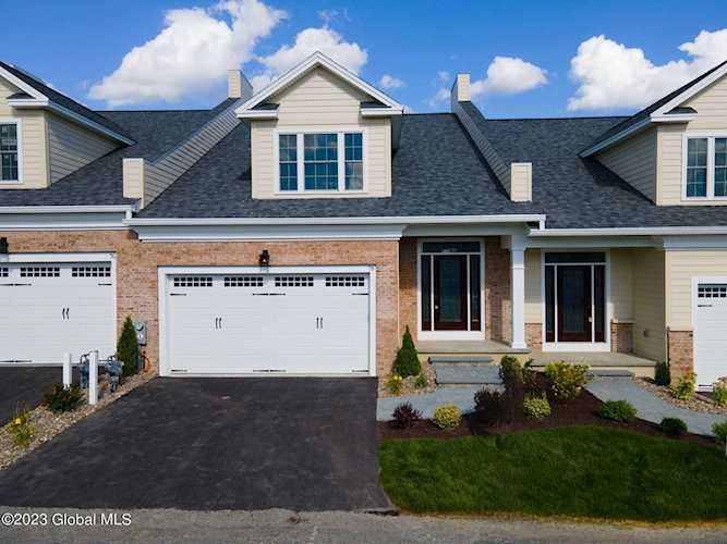 78 Cambridge Way Latham, NY 12110