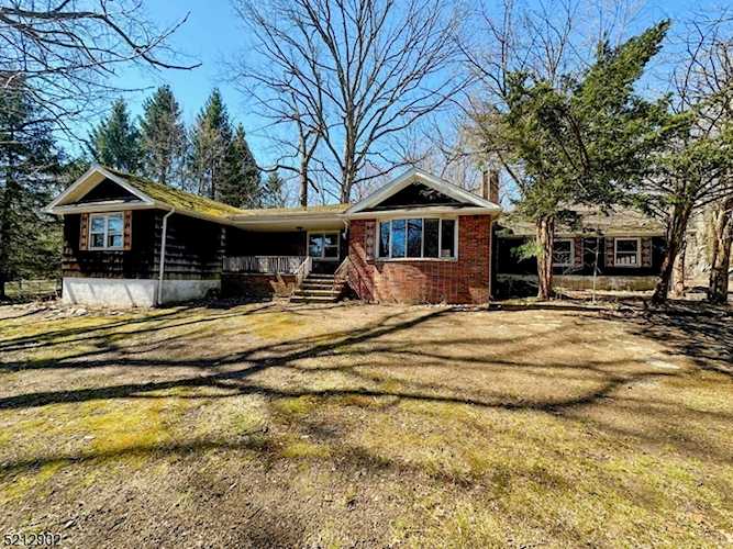 255 Glenwild Ave Bloomingdale Boro, NJ 07403