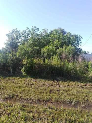 1812 County Road 3550 Cleveland, TX 77327
