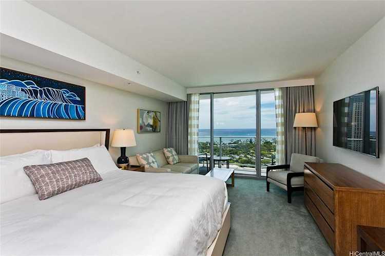 2139 Kuhio Avenue #D2103 Honolulu, HI 96815