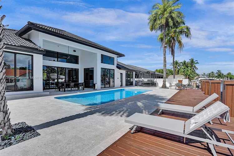 16421 NE 34th Ave North Miami Beach, FL 33160