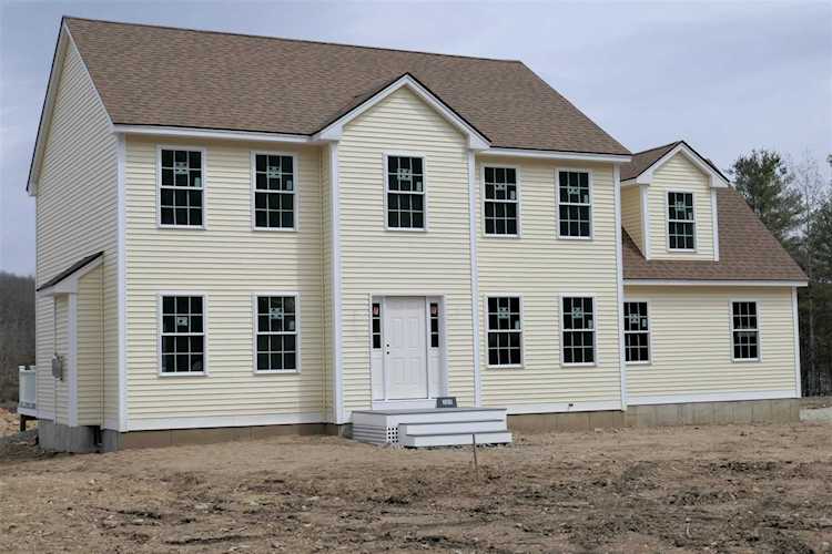 304 Straw Rd Manchester, NH 03102