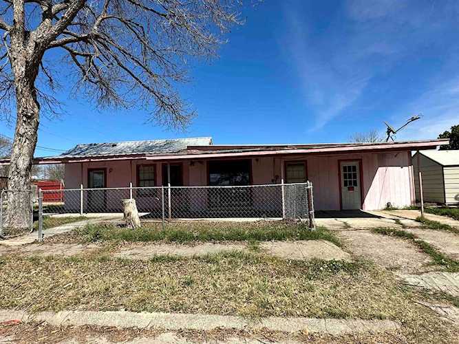 600 E Gutierrez Del Rio, TX 78840