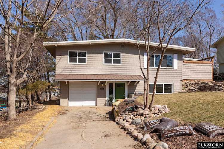 606 W 14th Ave Bellevue, NE 68005