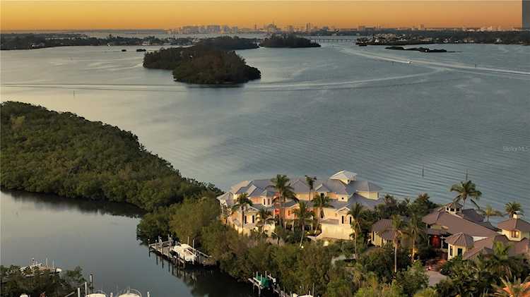 1250 Hidden Harbor WAY Sarasota, FL 34242