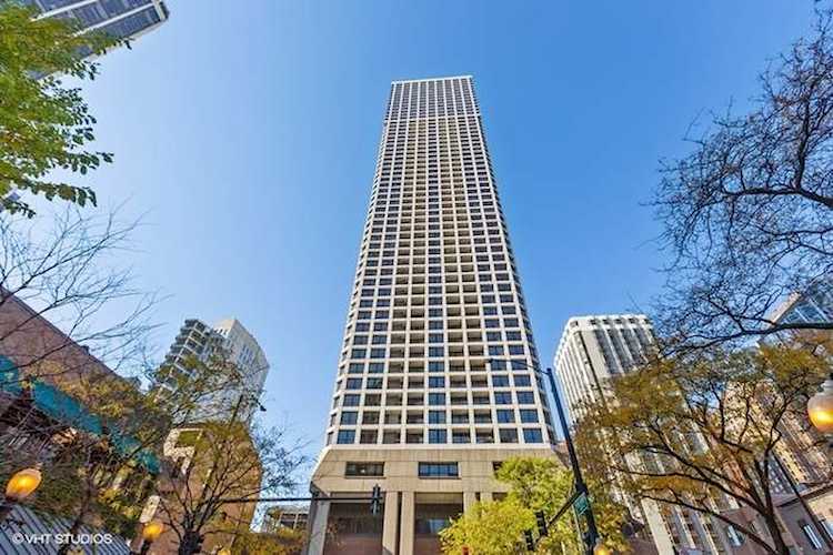 1030 N State St #32J Chicago, IL 60610 | MLS 11757235 Photo 1