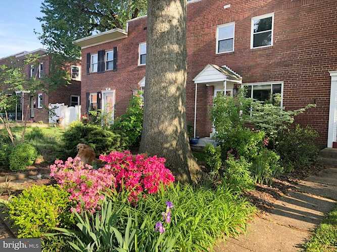 52 Dale St Alexandria, VA 22305 | MLS VAAX2021502 Photo 1