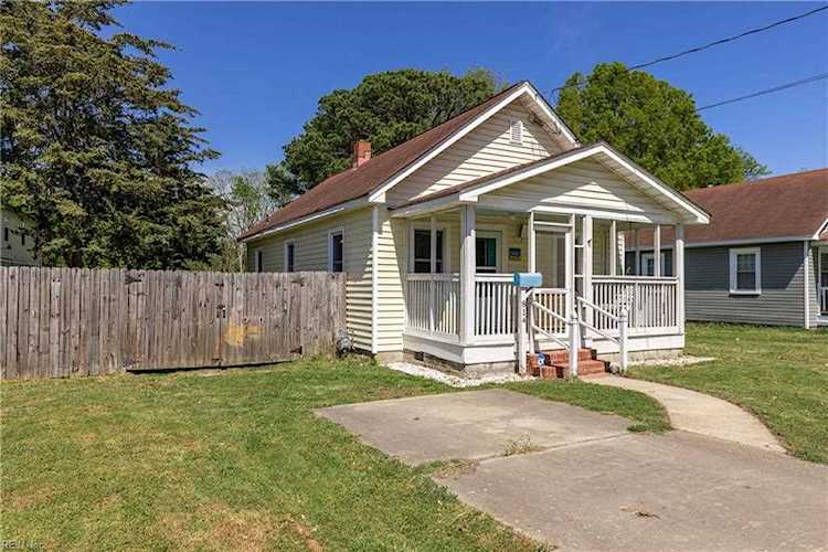 home for sale in All Others Area 101 Hampton VA 23664 - MLS 10481883 Photo 1
