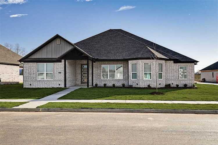 341 Bequette Ln Centerton, AR 72719