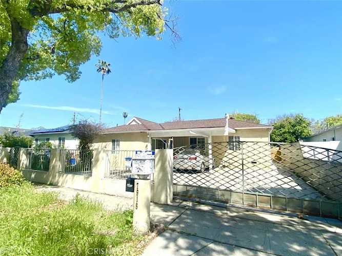 7918 Hazeltine Ave Panorama City, CA 91402